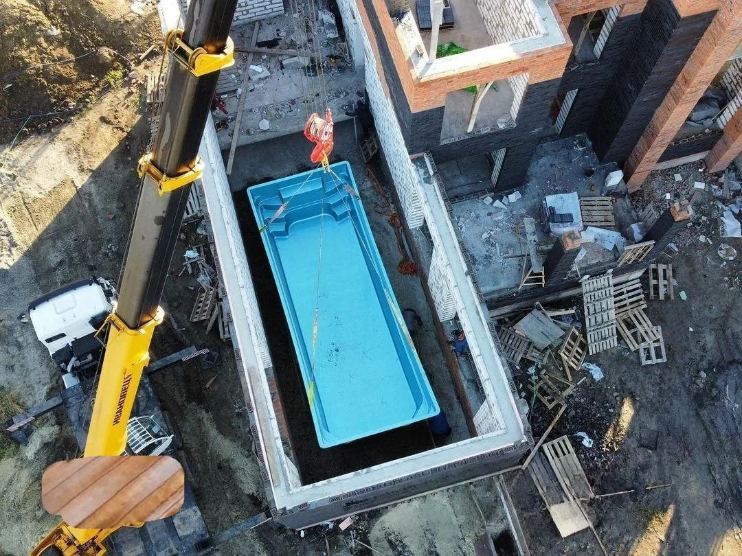 Laguna 9 — зона отдыха у бассейна в Новом Уренгое